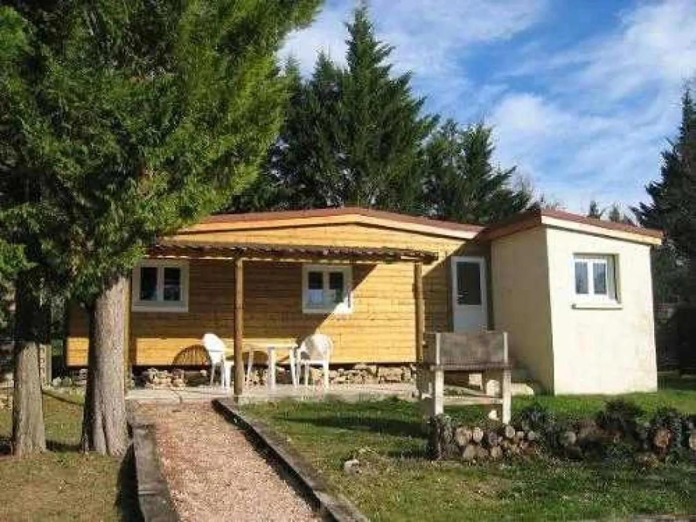 Reyrevignes  Camping 3 Etoiles - Piscine - Ccaideg צרפת