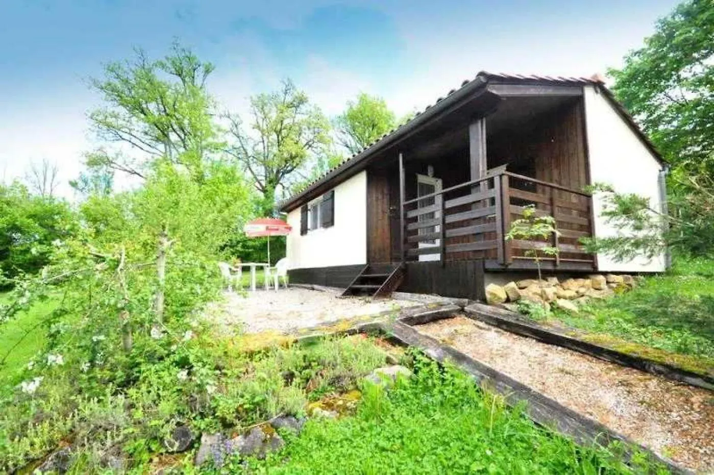 Reyrevignes  Camping 3 Etoiles - Piscine - Ccaideg אתר קמפינג