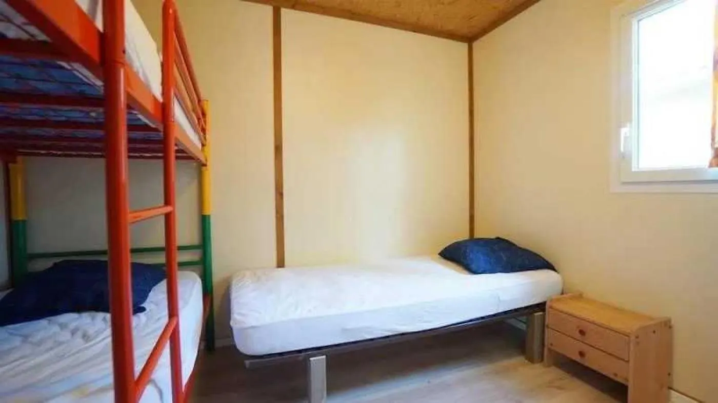 אתר קמפינג Reyrevignes  Camping 3 Etoiles - Piscine - Ccaideg